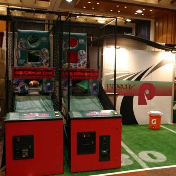 Quarterback Football Toss Arcade Game