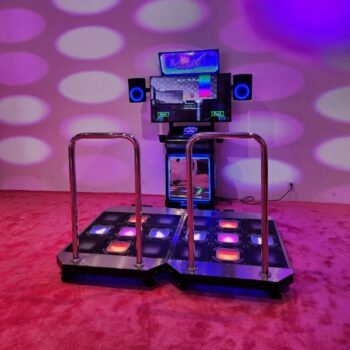 StepManiaX Dance Machine at College Event